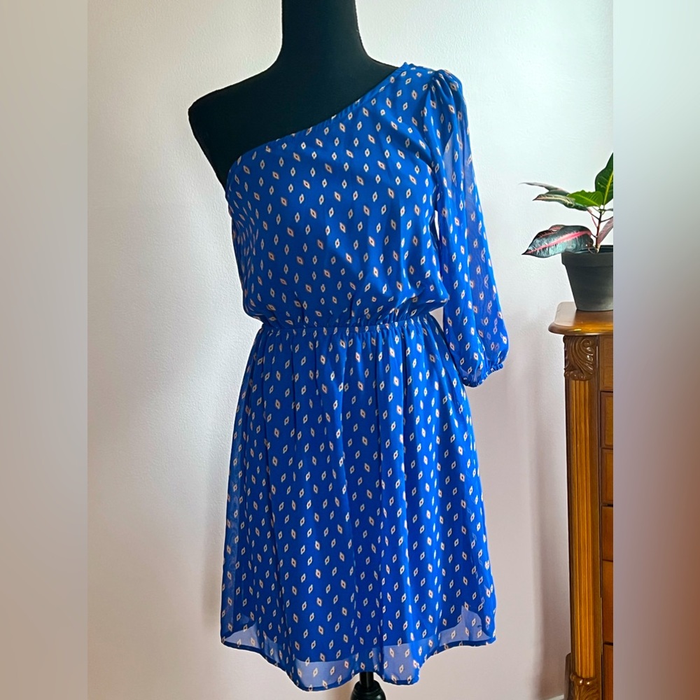 Francesca’s One Shoulder 3/4 Sleeve Blue Geometric Foil Mini Dress